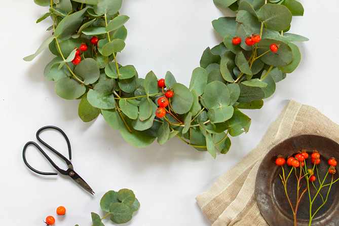 MOTM: Unconventional Holiday Wreaths